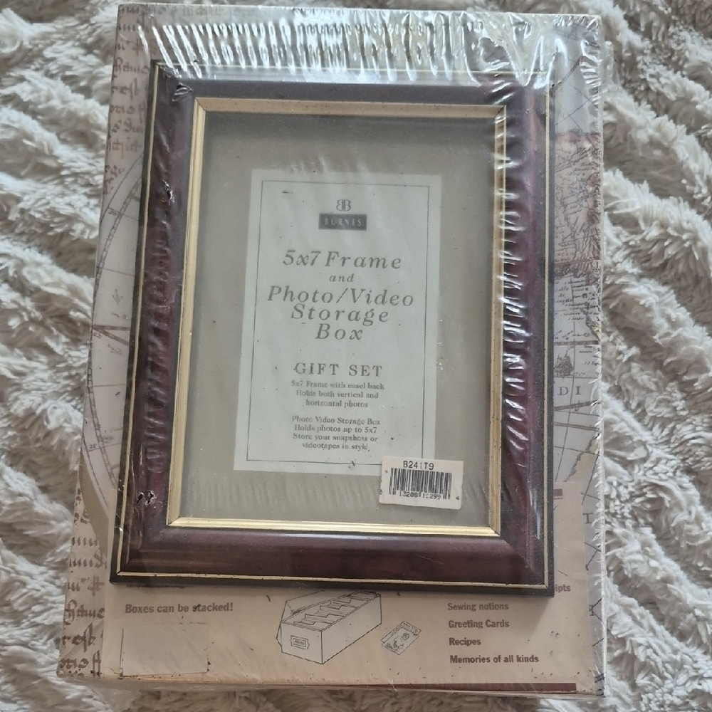 HECHT company Vintage Brown and Gold Frame with Storage Box